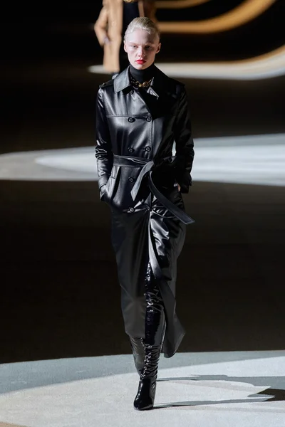 Look 8